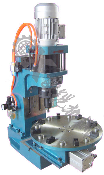 自動鉚接機(jī)